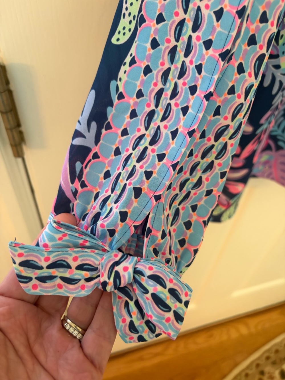 Lilly Pulitzer Navy Multicolor Tropical V-Neck Blouse - Picture 4 of 5